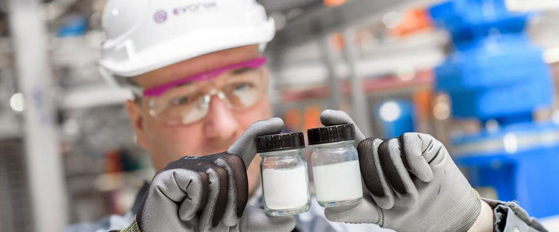 Evonik, uma das líderes em especialidades químicas e uma das maiores fabricantes de sílicas do mundo, importante insumo utilizado na produção do “pneu verde”.