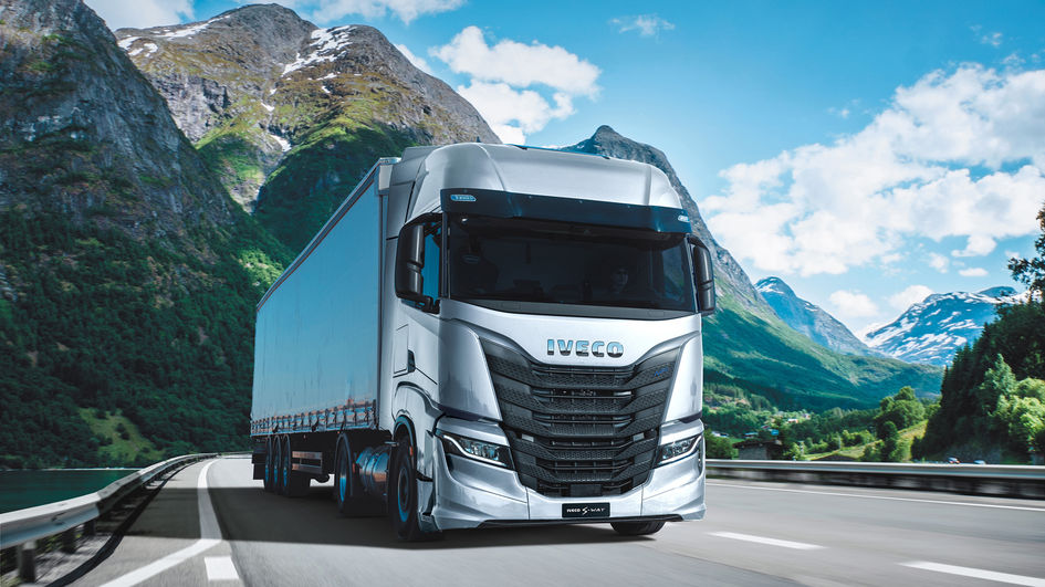 A IVECO cobre a linha completa de veículos comerciais, desde vans leves e caminhões médios a caminhões pesados semirreboque para o transporte de cargas em longa distância com veículos robustos movidos a gás adequados para o biometano e/ou o biometano comprimido). (©IVECO).